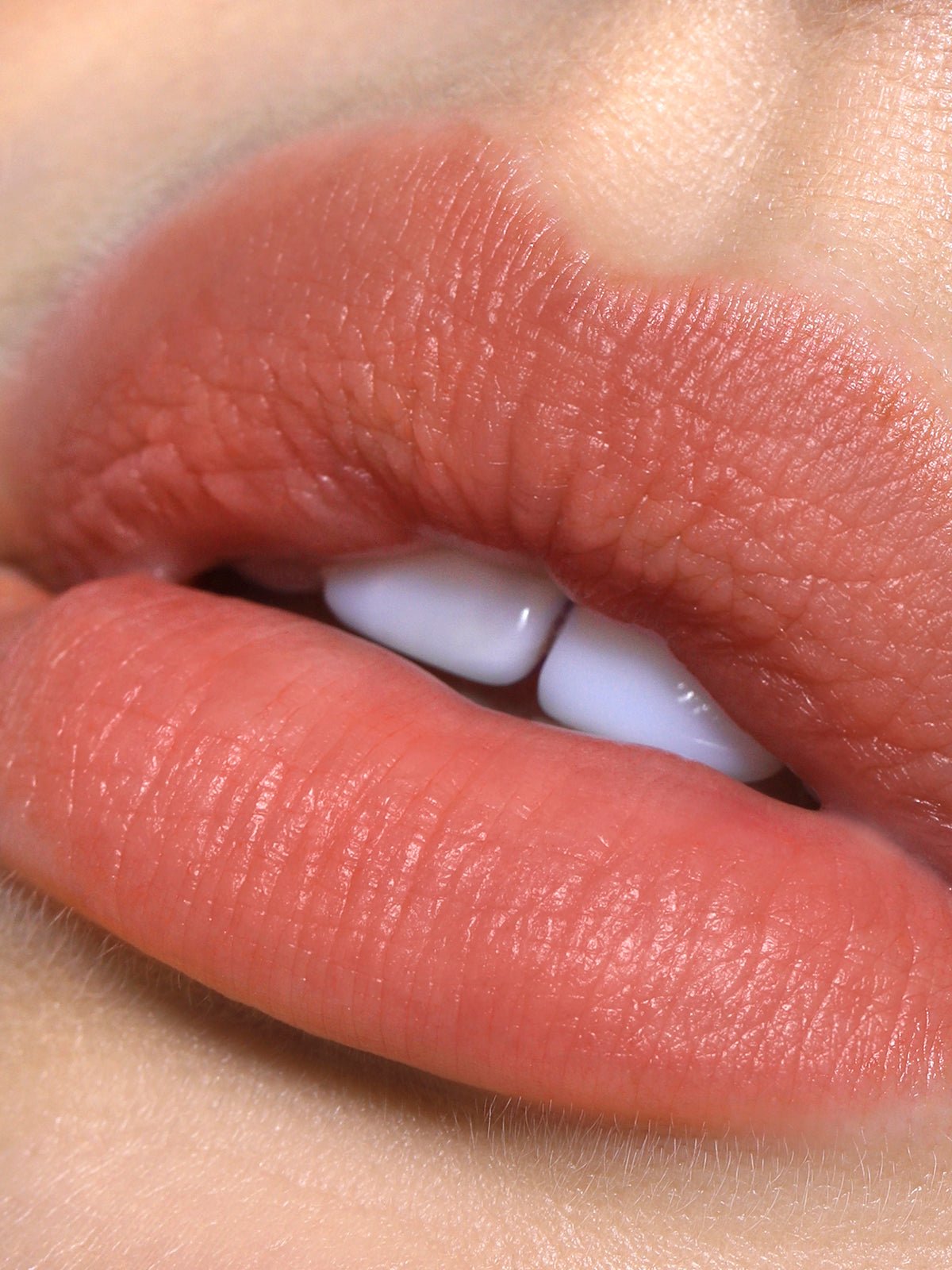 REFY LIP BLUSH IN SHADE AMBER CLOSE UP LIP