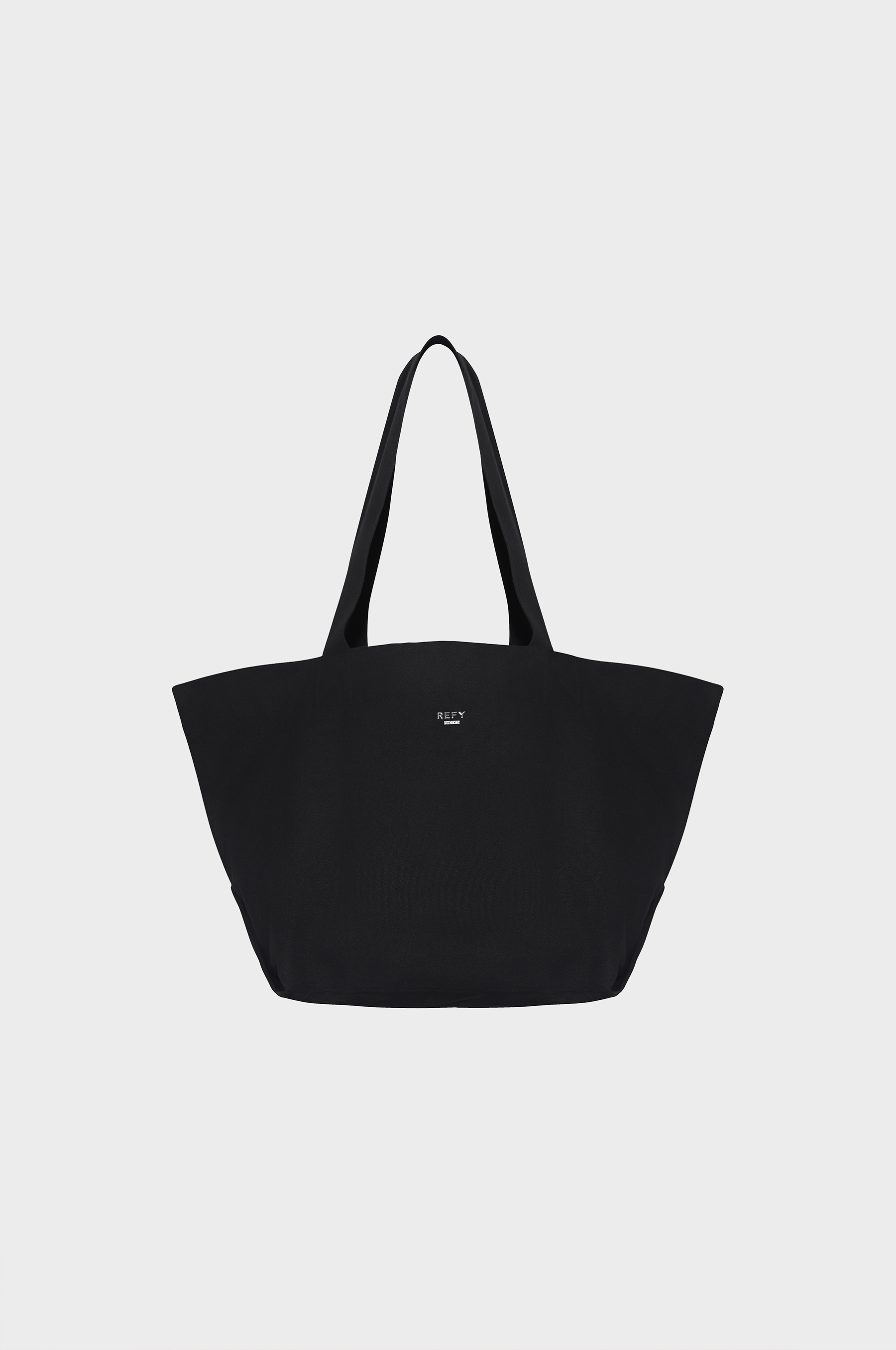 CLOSE UP OF REFY OVERSIZED TOTE BAG IN BLACK